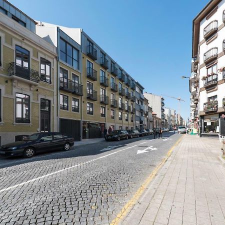 Lovelystay - Downtown Balcony Apartment With Free Parking Porto Exterior photo