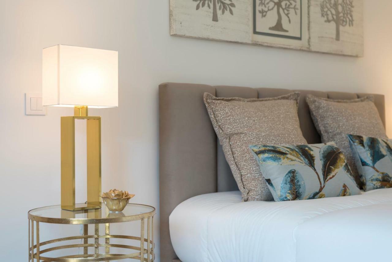 Lovelystay - Downtown Balcony Apartment With Free Parking Porto Exterior photo