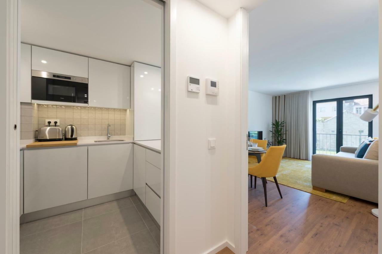Lovelystay - Downtown Balcony Apartment With Free Parking Porto Exterior photo